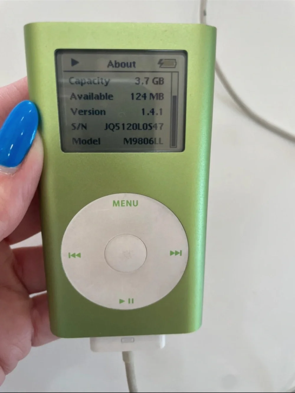 Green mini iPod vintage 2 gen